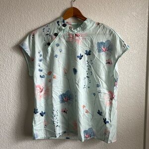 Emery Rose Silk Tshirt with Flowers